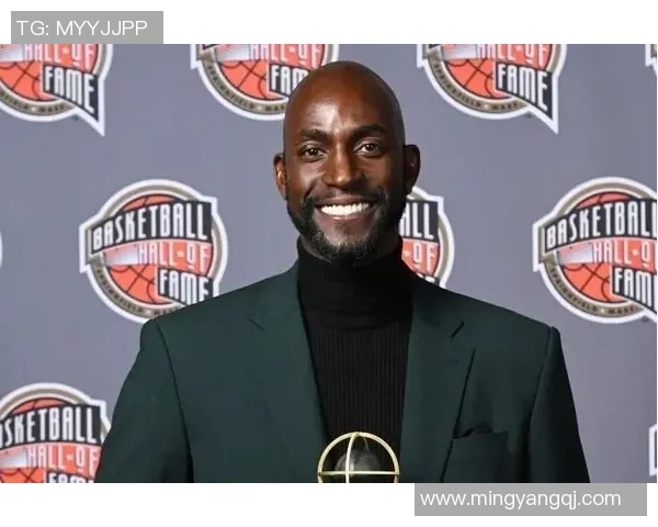 足球明星是否真的如独狼般孤独无依的真实生活探讨