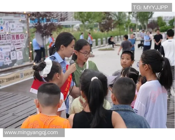 重庆足球队防反战术解析及其在联赛中的应用探讨